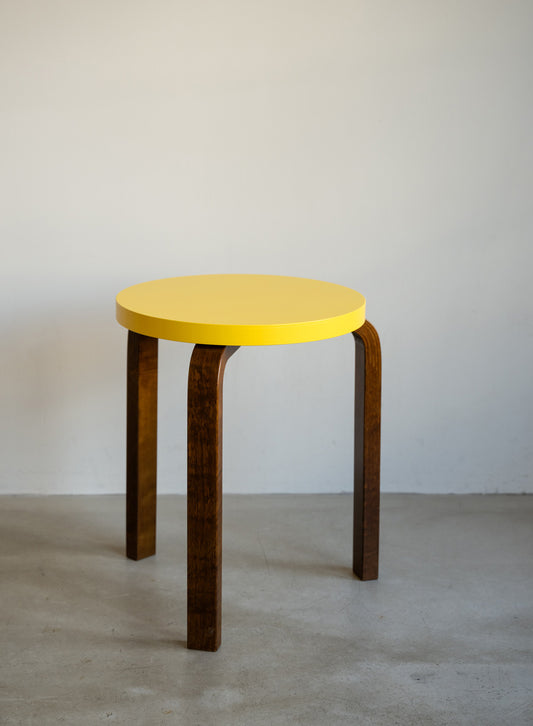 Stool 60, Legs Walnut, Seat Yellow - Artek