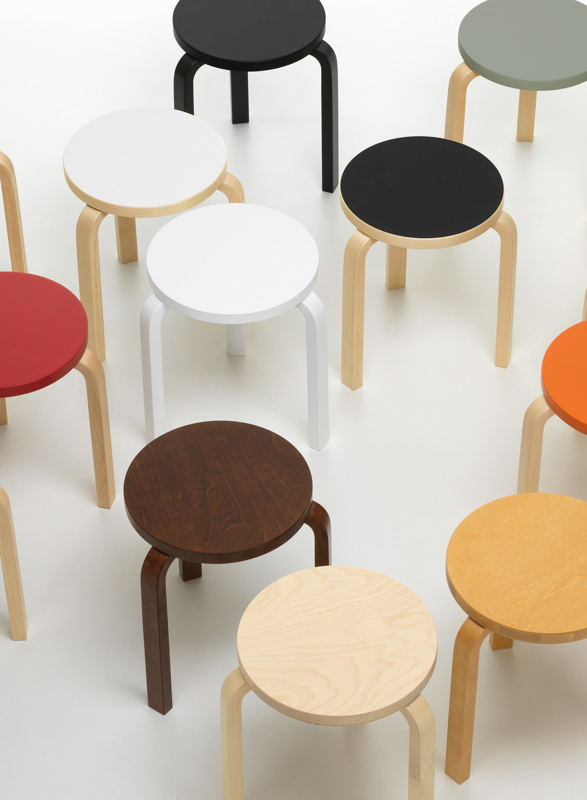 Stool 60, Legs Birch, Seat Linoleum Black - Artek