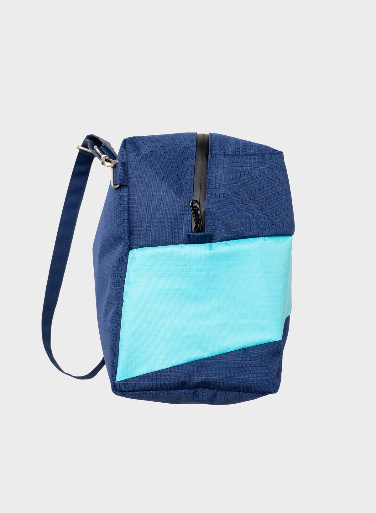 The New 24/7 Bag Navy & Drive One Size