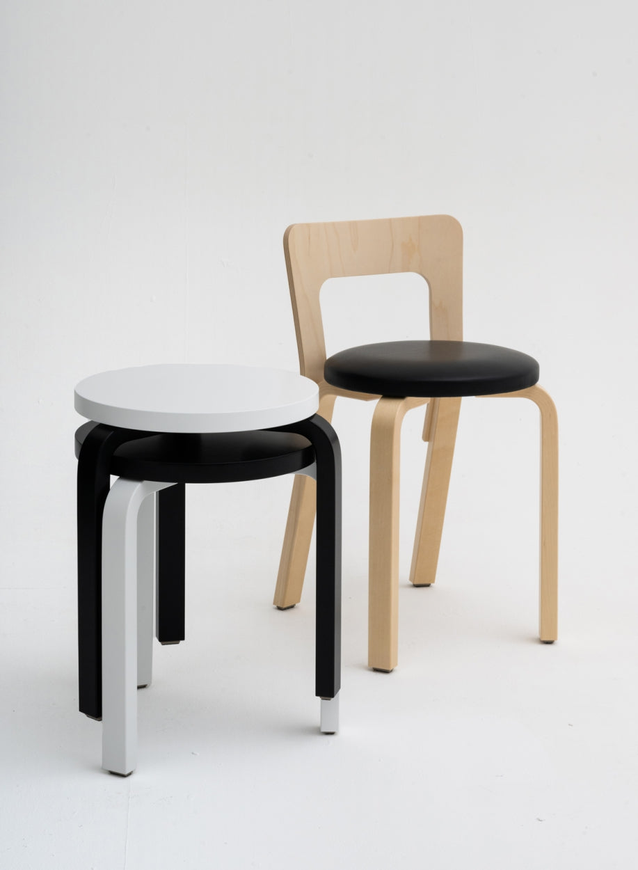 Stool 60, Legs White, Seat Black - Artek